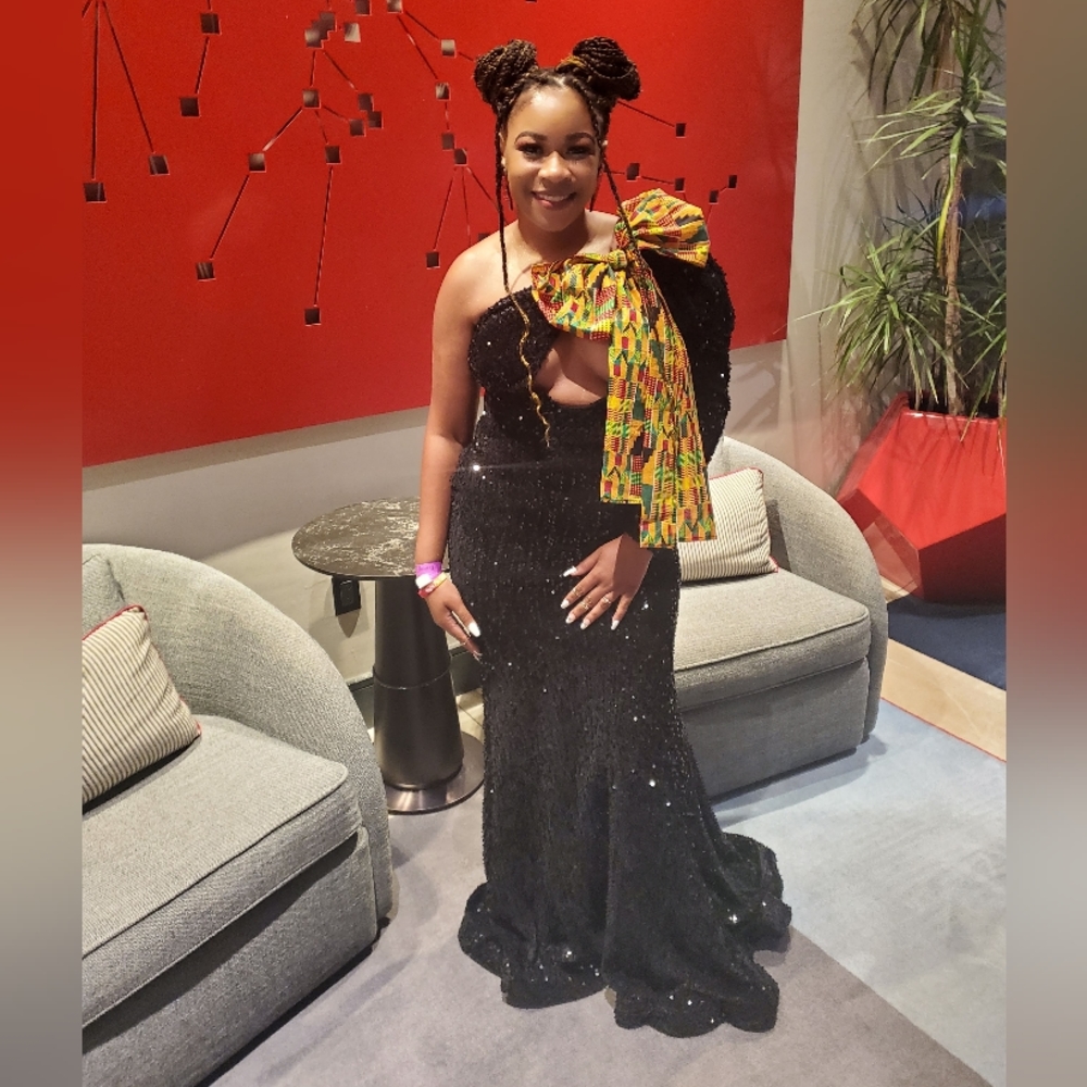 Sequins gown (worn once)